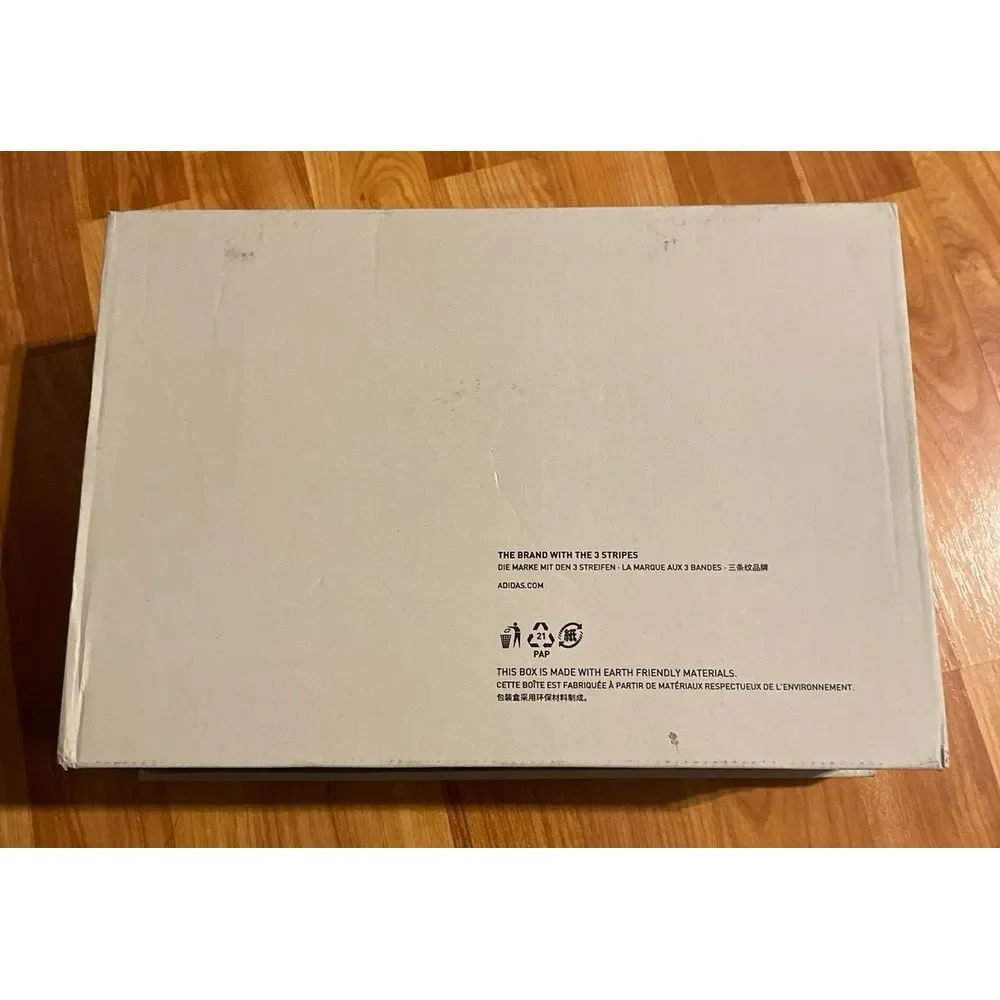 Adidas empty shoe‎ box